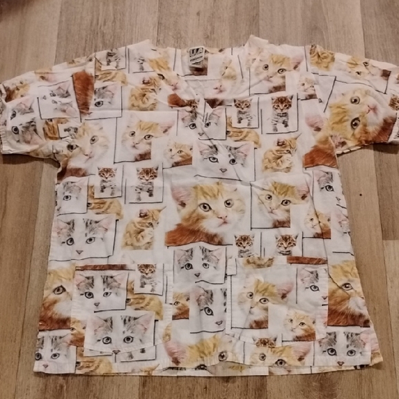 UA Scrubs Cat Print Top - Multicolor - Picture 1 of 2